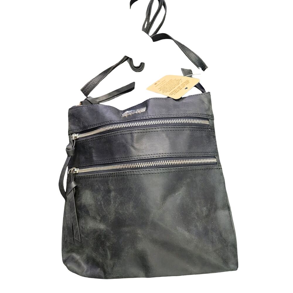 Estalon-Black Leather Crossbody Bag with Dual Zip Pockets